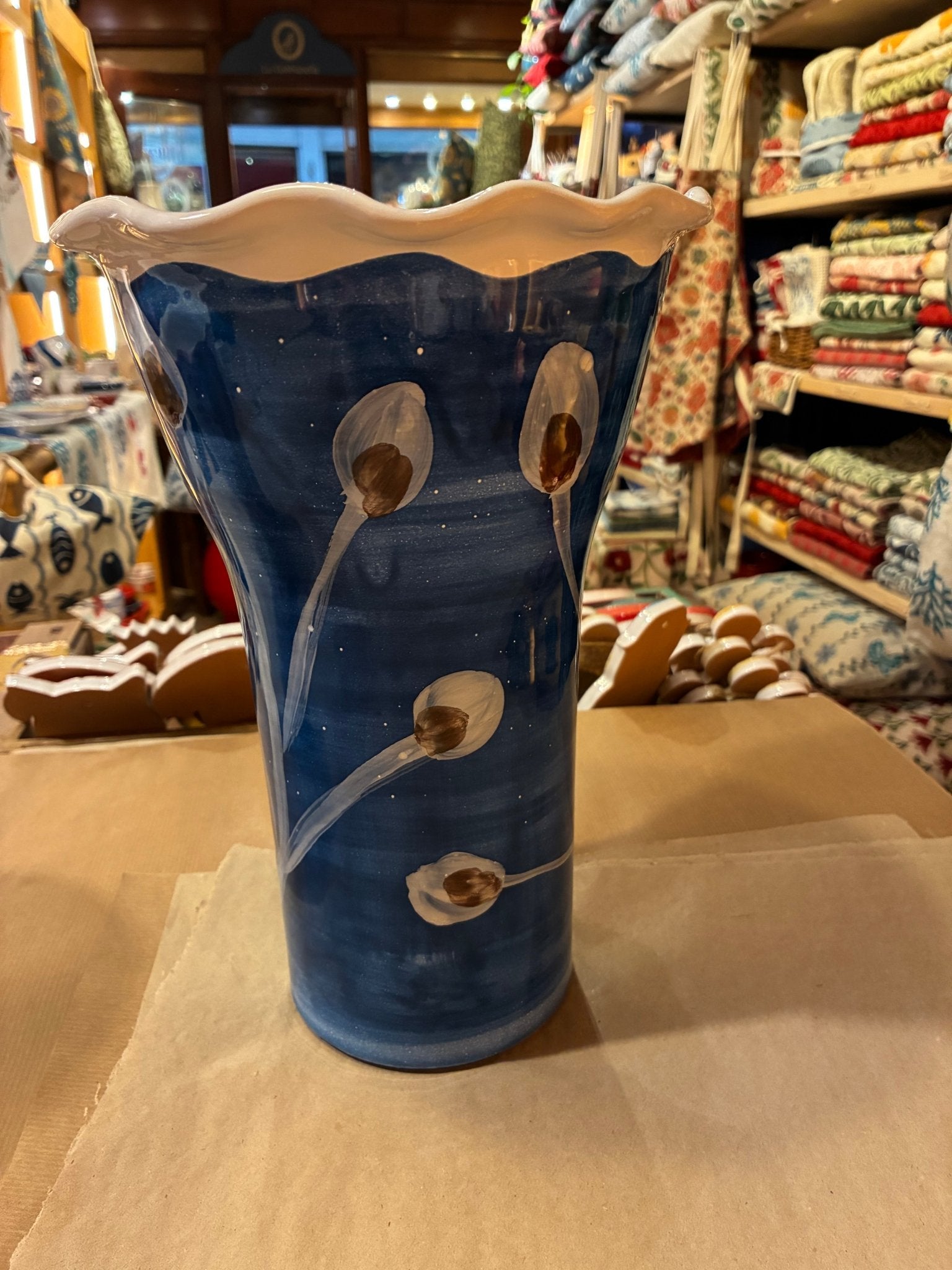 Vaso alto orlato decoro civetta tornito a mano - La Gabbianella Venezia
